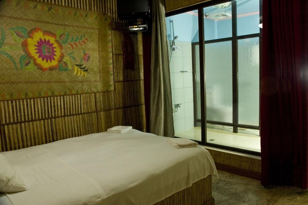 Kokomos Hotel And Restaurant Angeles Luaran gambar