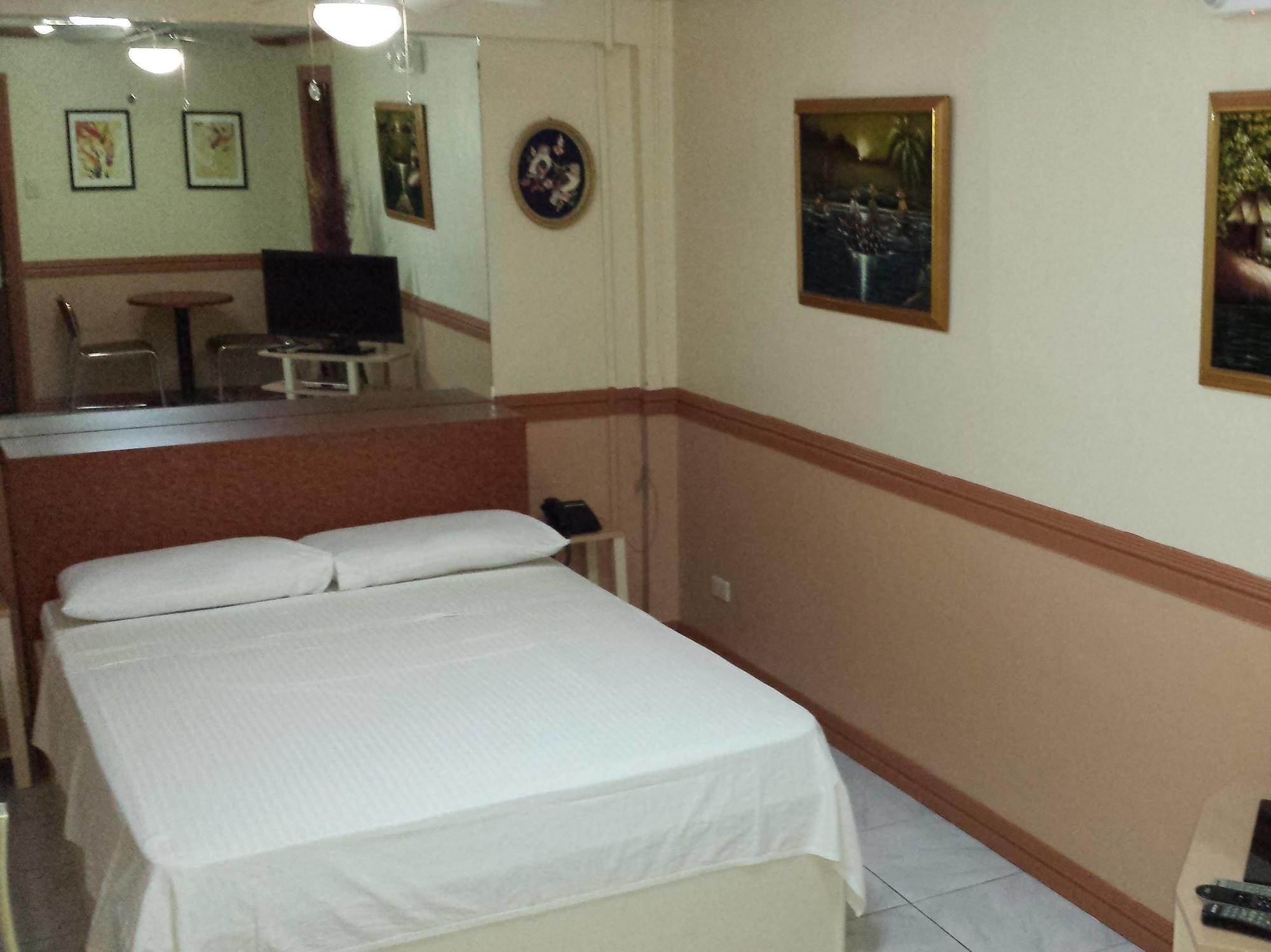 Kokomos Hotel And Restaurant Angeles Luaran gambar
